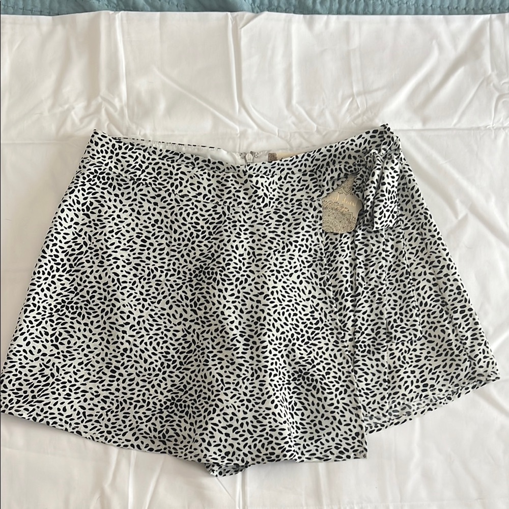 Altar'd State Black and White Skort with Tie Detail